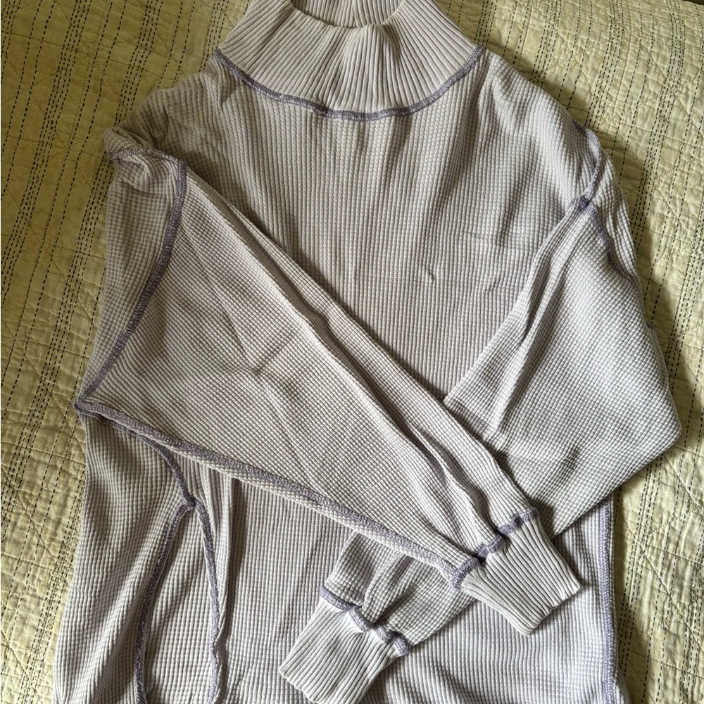URBAN OUTFITTERS Lavendad Ribbed Turtleneck Sweater